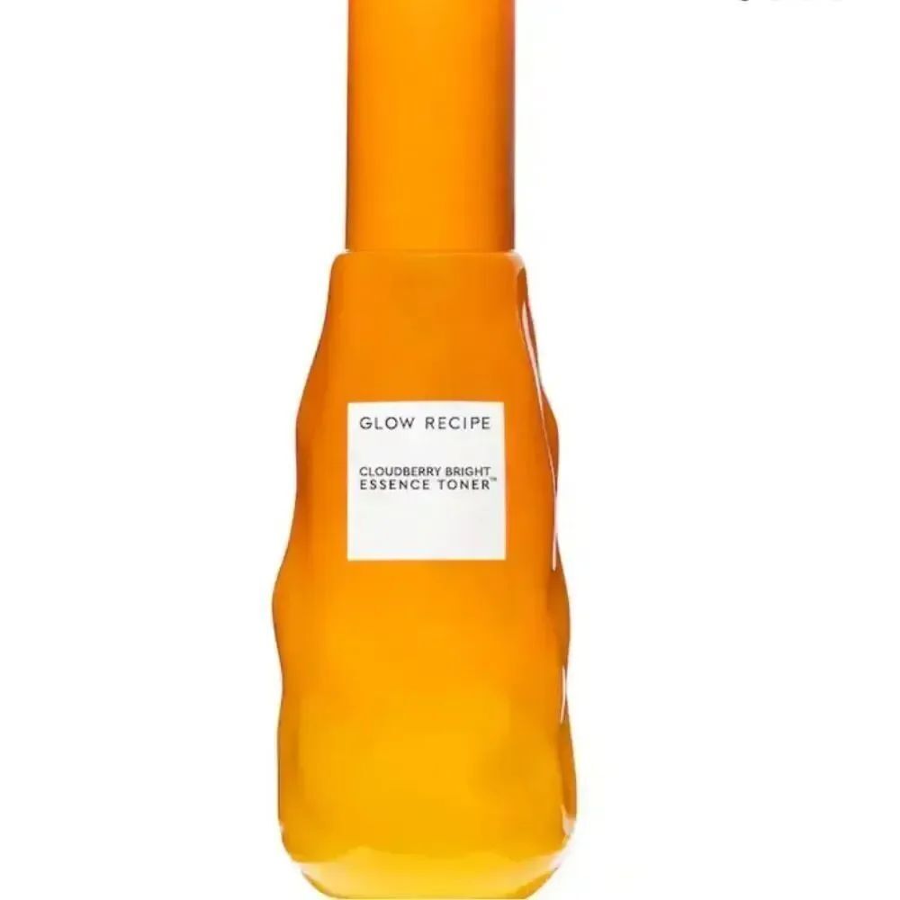 Glow Recipe
Cloudberry Bright Essence Toner